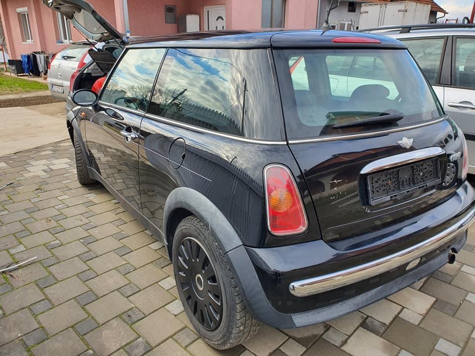 Mini-Cooper-1-6i-Uvoz---------