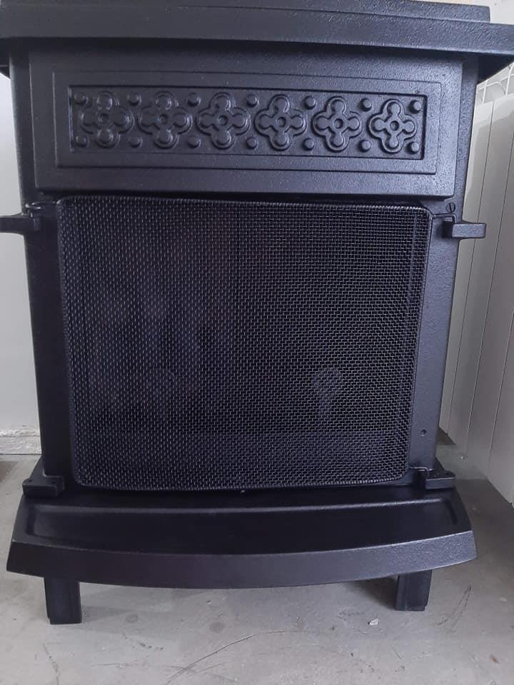 kamin-pec