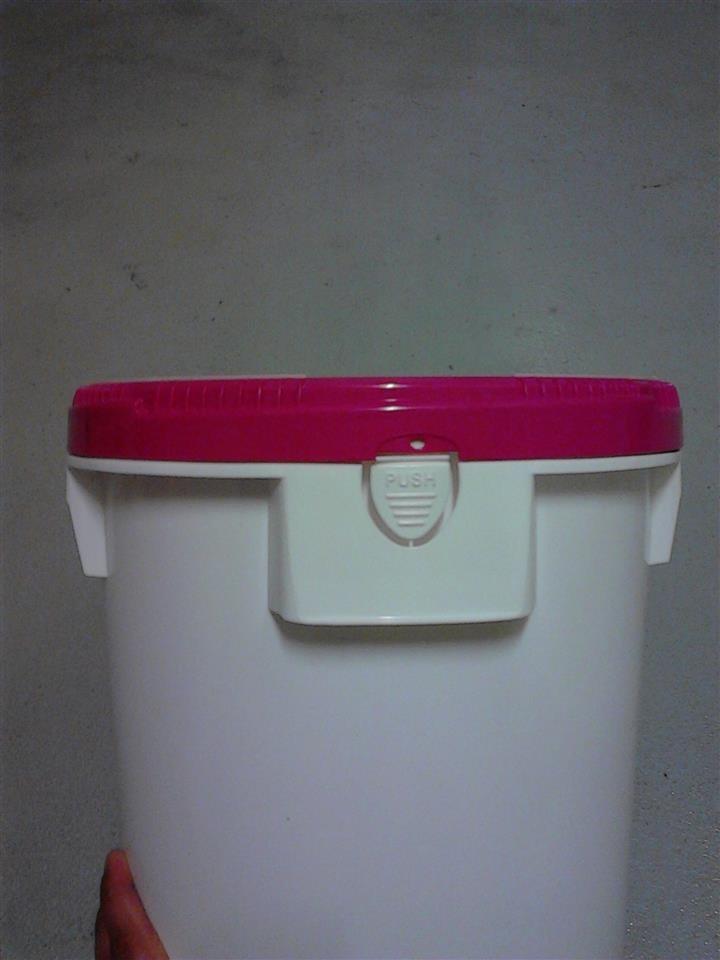 Plastična-kanta-20l