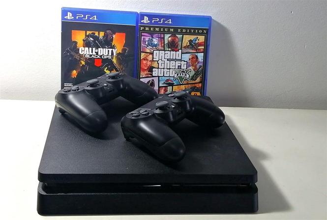 PlayStation 4 slim