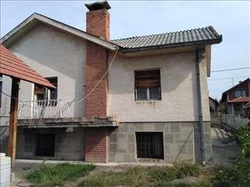 Na prodaju kuca 220m2