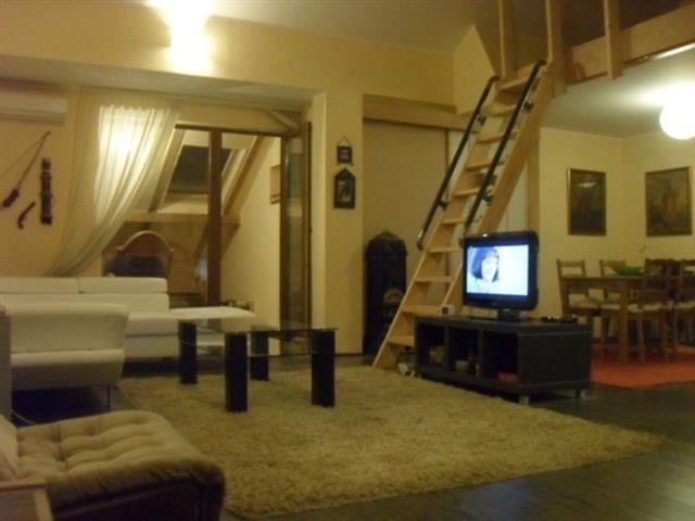 Stan 90m2 u centru Panceva