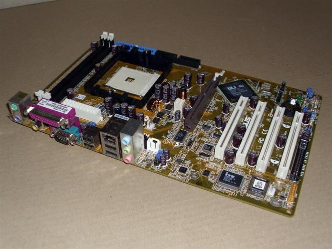 Asus 754 soket maticna ploca