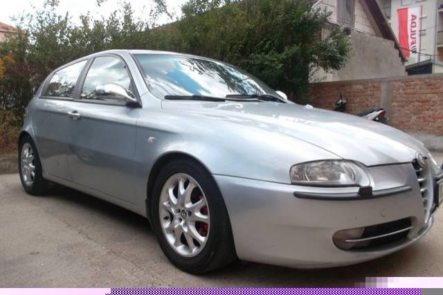 Alfa Romeo 147 -01