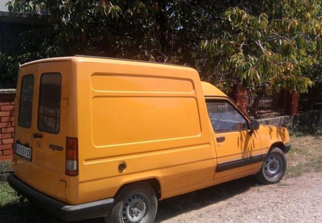 Renault-Express--90