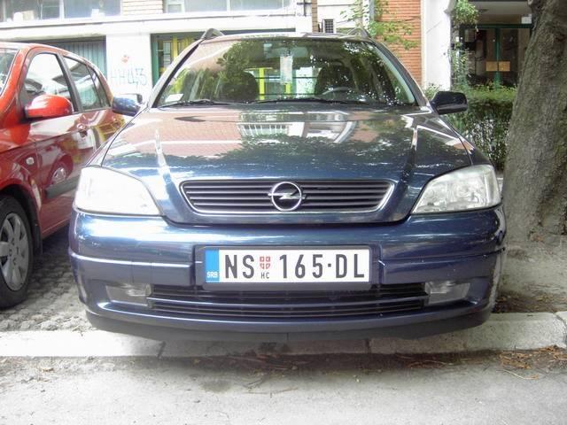 Opel Astra -02