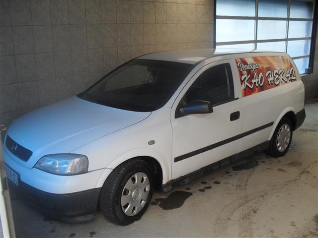 Menjam dva pikapa za kombi