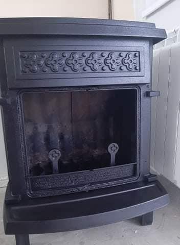 kamin-pec