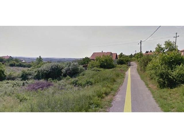 Hitno-prodajem-plac-