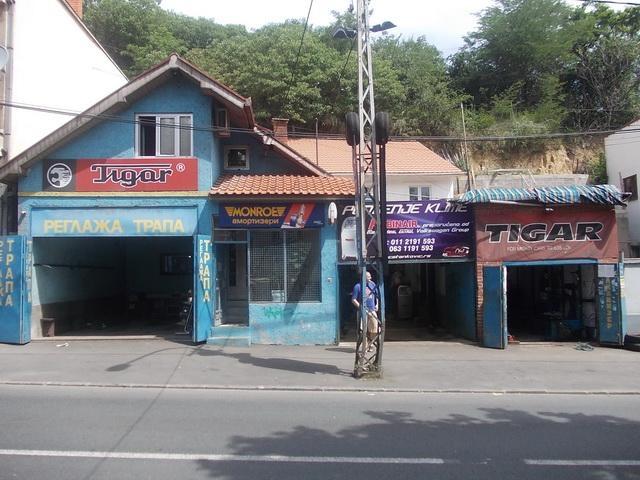 Auto-centar-