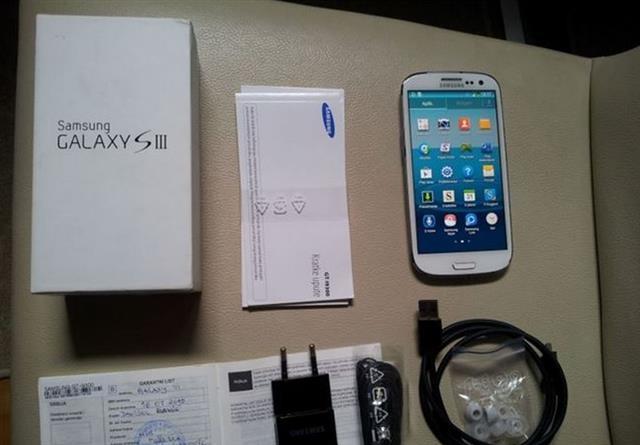 Samsung-Galaxy-S3-ful-pack-+-papiri