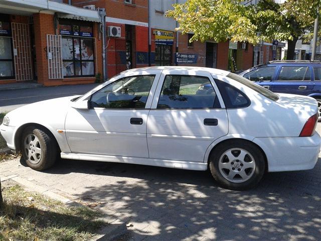 Opel Vectra -01