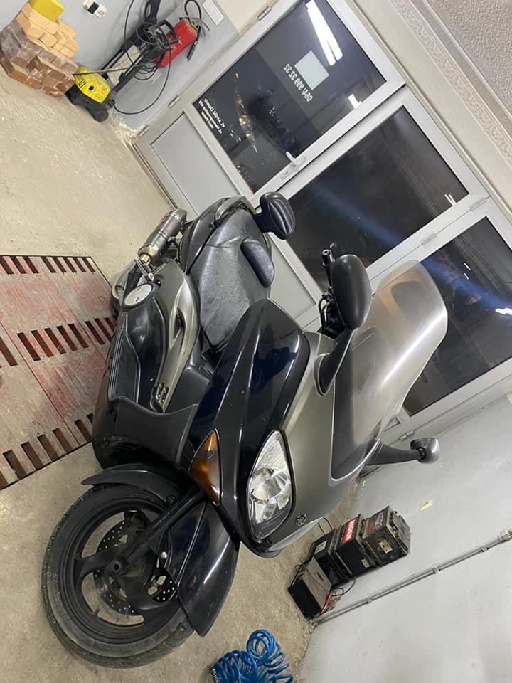 YAMAHA-T-MAX