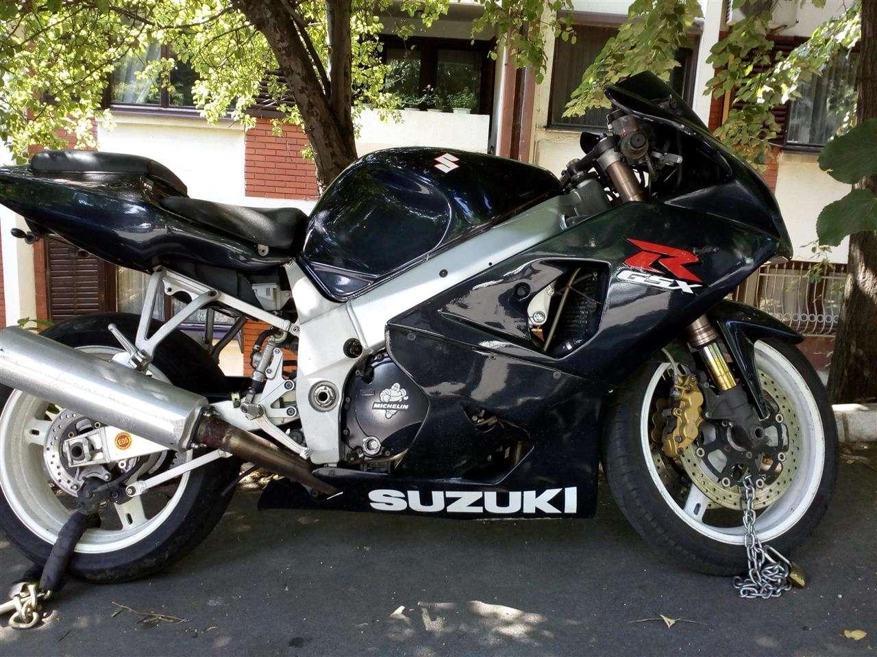 Suzuki-GSXR600-HIT