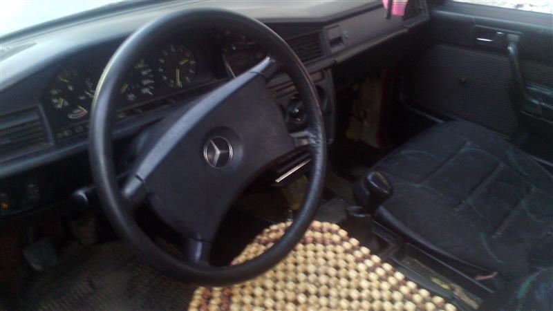 Mercedes-190e--87