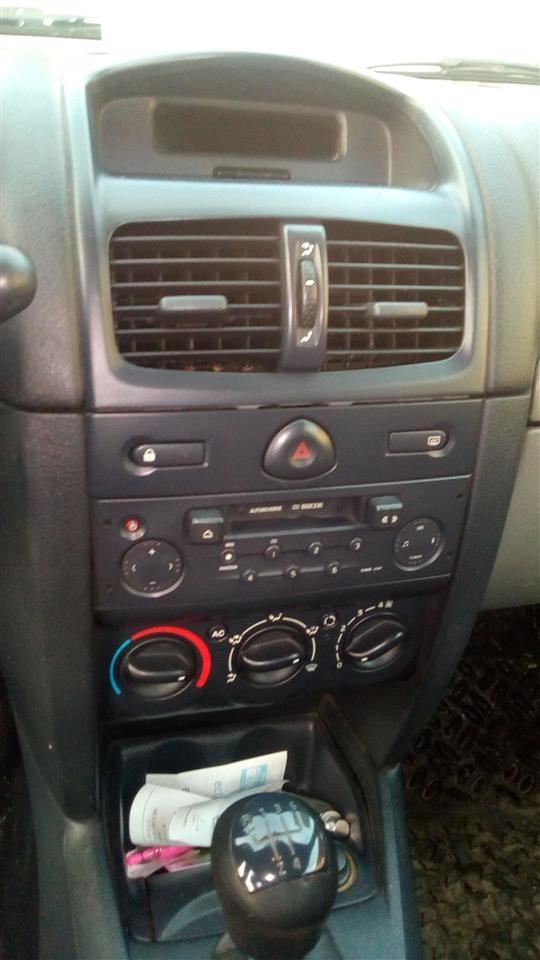 RENAULT-CLIO-1-2