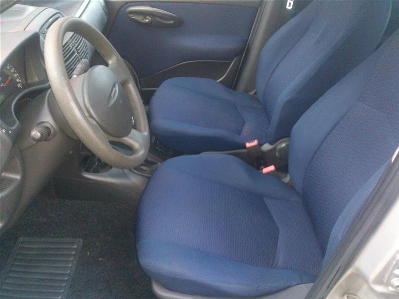 Fiat-Punto-1-9-jtd---03