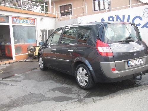 Renault-Grand-Scenic--04