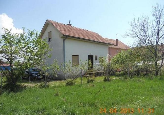 Kuca i plac 6ari 