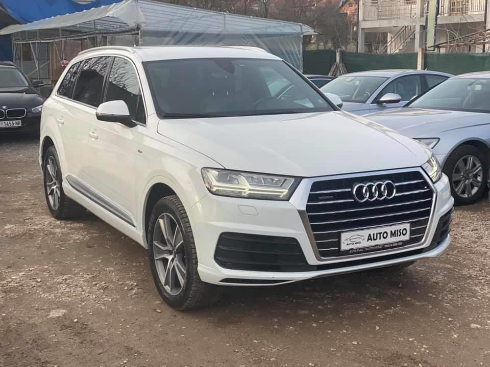 AUDI-Q7-2xS-LINE-Digitalna-tabla