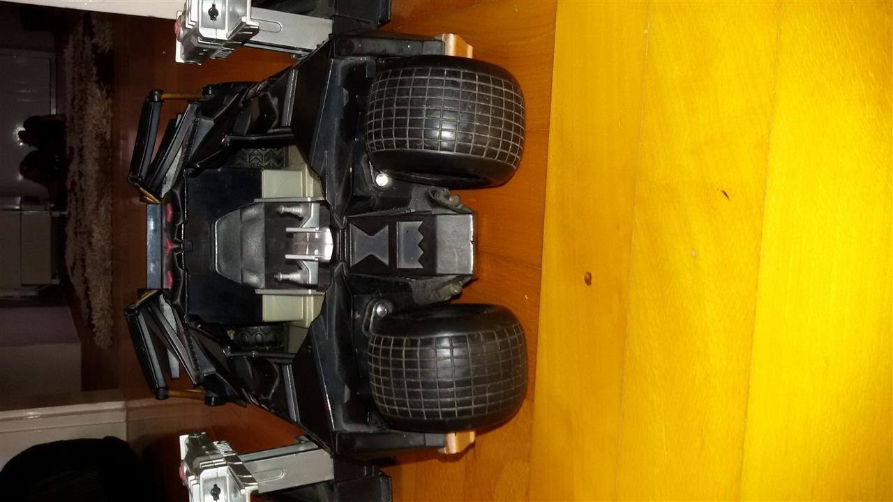 BATMOBILE-DC-COMICS--S05--H1387