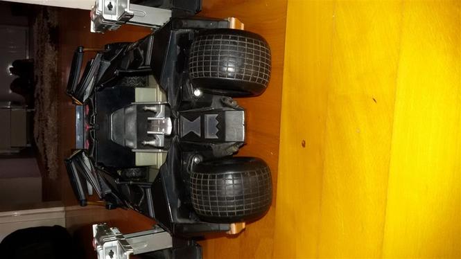 BATMOBILE DC COMICS (S05) H1387