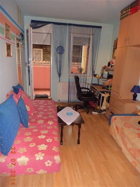 Dvoiposoban-stan-od-70m2-u-Centar