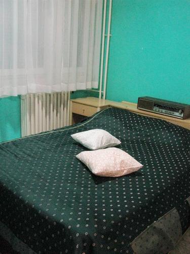 Centar,Trosobni stan  10 eu