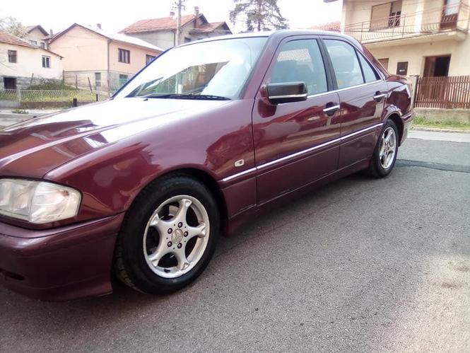 Mercedes C180