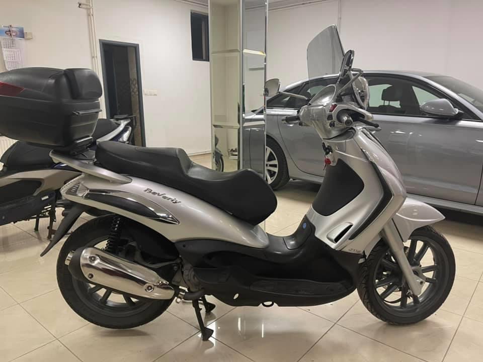 Piaggio-Beverly-300-ie-Tourer