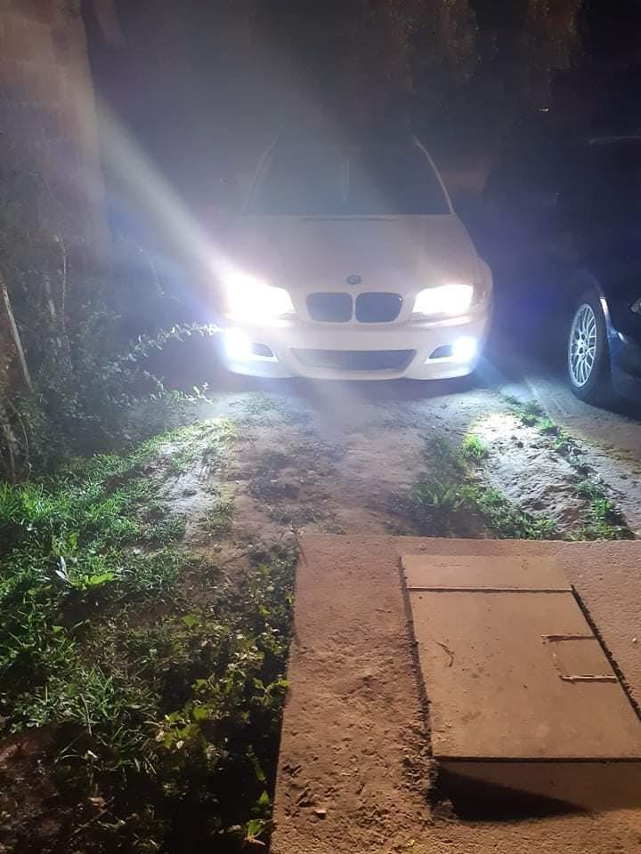 BMW-320i
