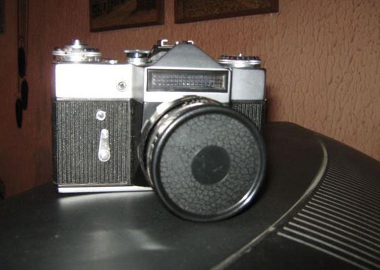 Fotoaparat-Zenit-E--izuzetan