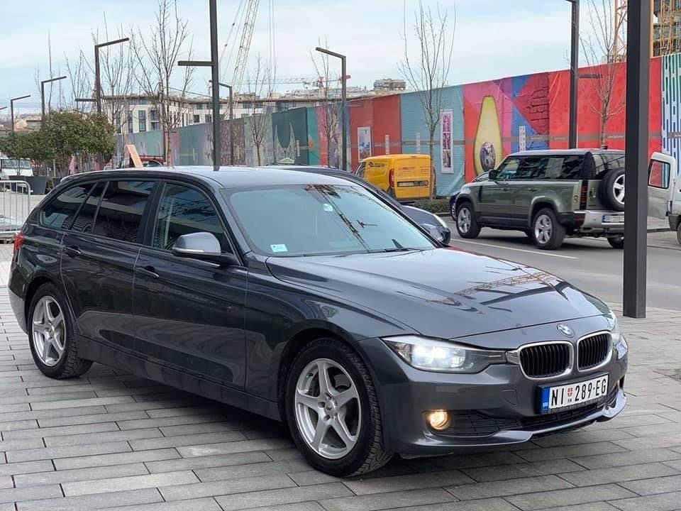 BMW-318d-2012