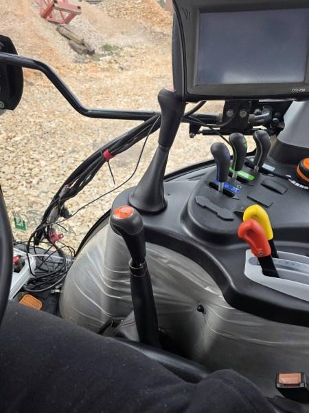 Traktor-Armatrac-2023