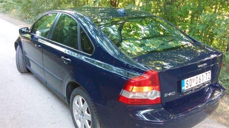 Volvo-S40--05