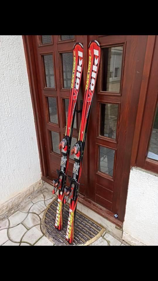 SKIJE-I-PANCERICE