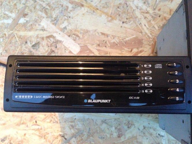 Blaupunkt IDC-A09 šaržer 