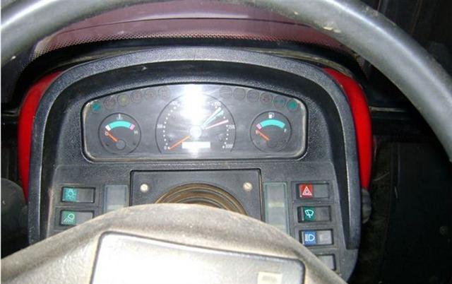 Traktor-YTOx-804