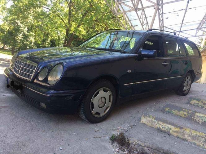 Mercedes E 250