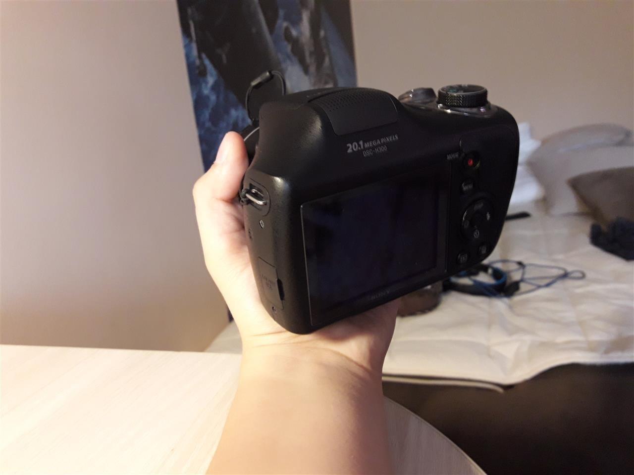 Sony-DSC-H300