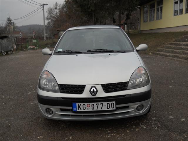 Renault-Clio-1-5-dci--03
