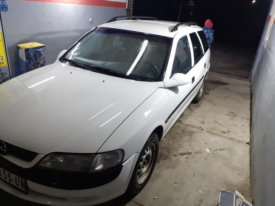 Opel-vektra-b