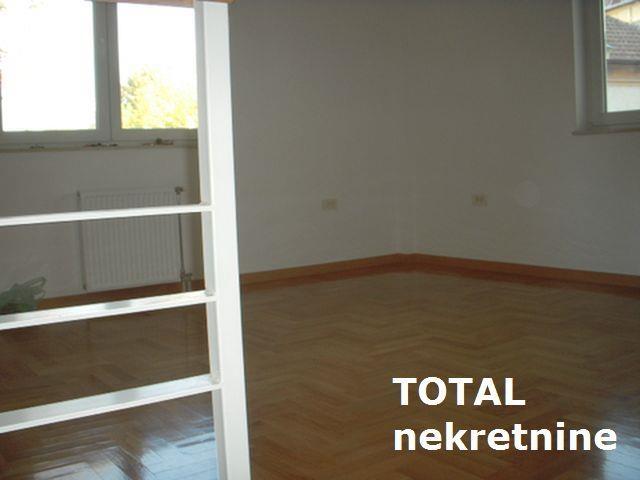 Uknjizen-dvoiposoban-stan-