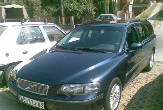 Volvo V70 2.4 -04