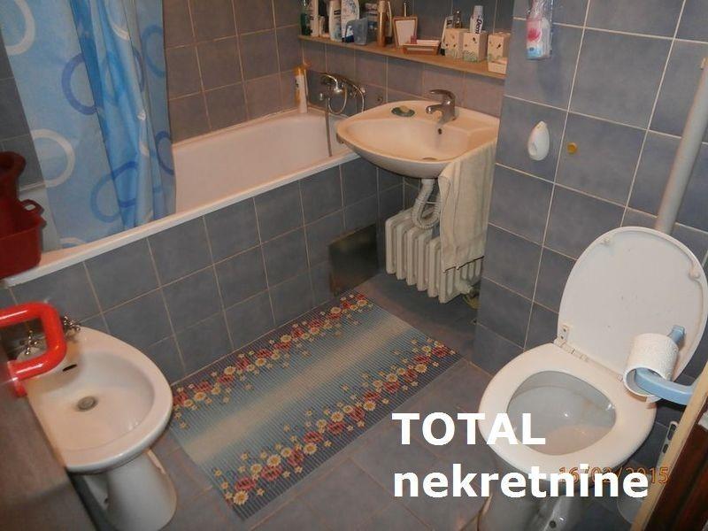 Uknjizen-petosoban-stan