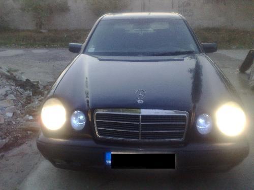 Mercedes-Benz-E-220d--97