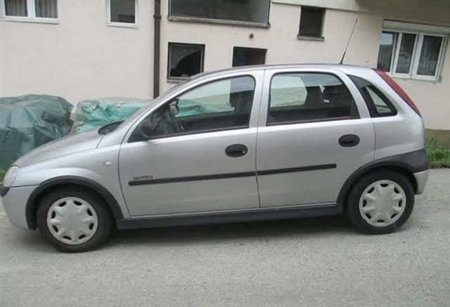 Opel-Corsa--01-