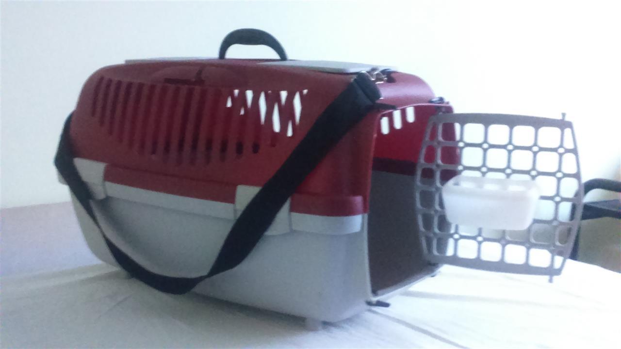 Plastični-transporter-za-psa