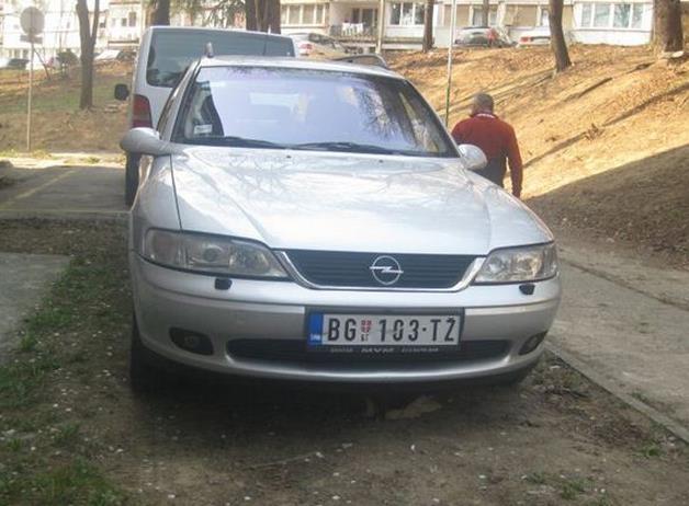 Opel Vectra -01