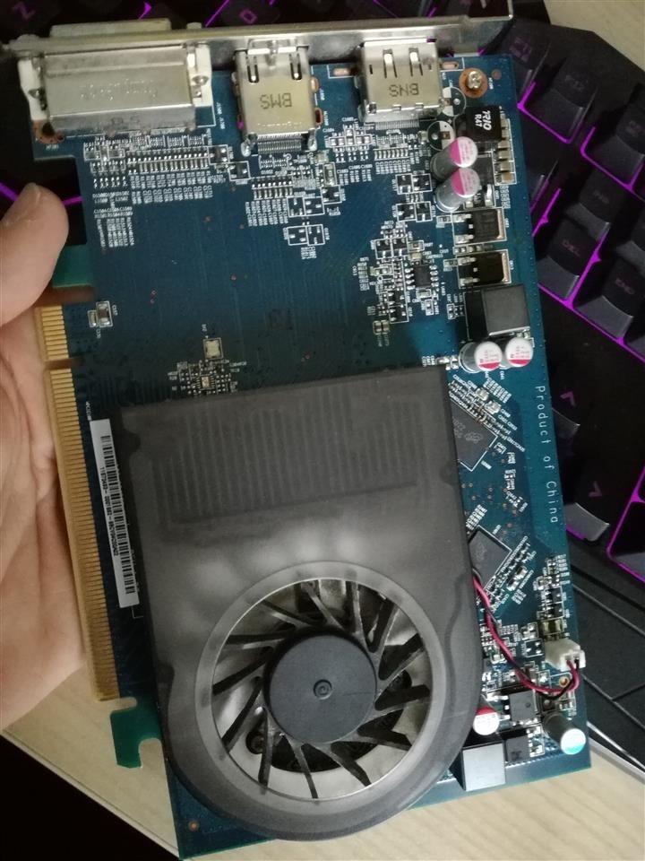 HP-radeo-hd-7570-2GB